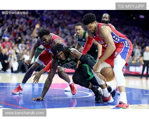 沃特森强势突破杀入内线罗威背后神级封盖点燃全场激情